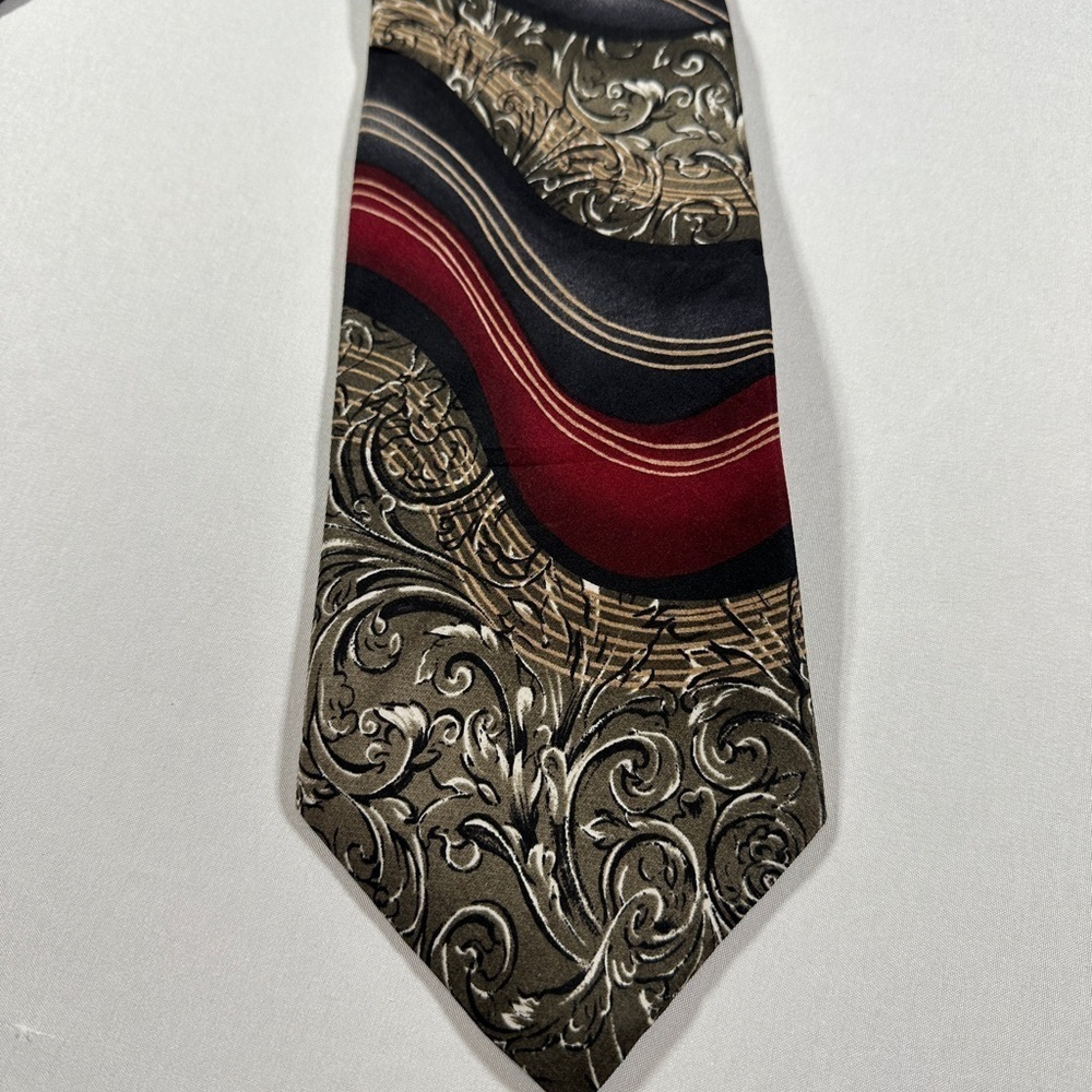Men’s Van Heusen Silk Necktie - Picture 2 of 6